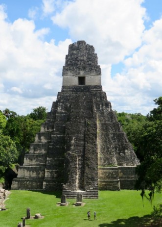 Bild på Tikal Pyramid 1