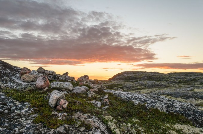 Image de Sunset on the tundra in the summer
