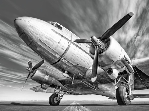 Bild på Historic airplane on a runway