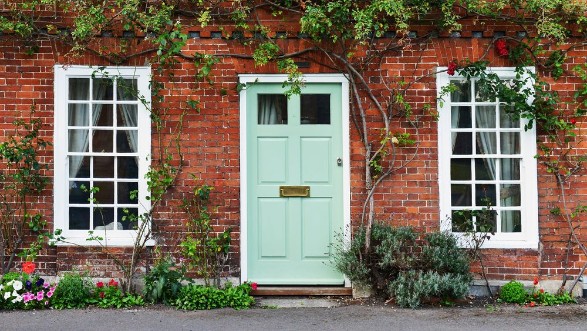 Afbeeldingen van View of a Beautiful House and Front Door on a London Street