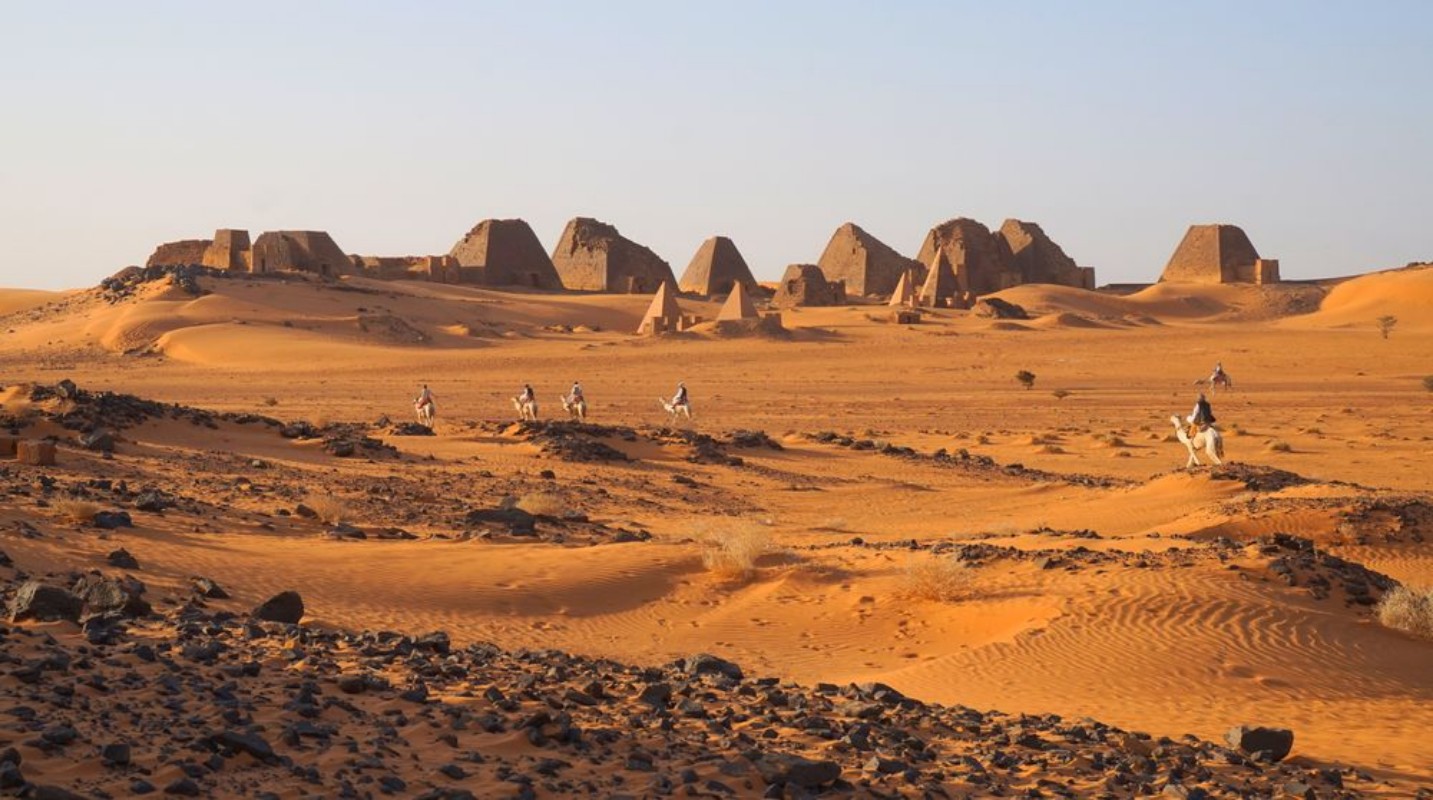 Afbeeldingen van Die Pyramiden von Meroe im Sudan