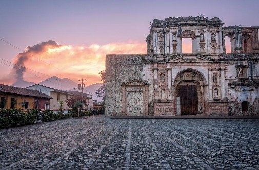 Bild på El Fuego Sunset in Antigua Guatemala