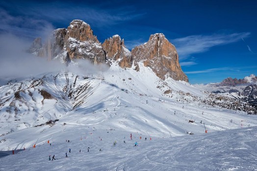 Bild på Ski resort in Dolomites Italy