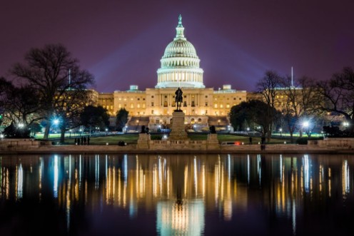 Image de Capitol Building at Night in District of Columbia with Reflection