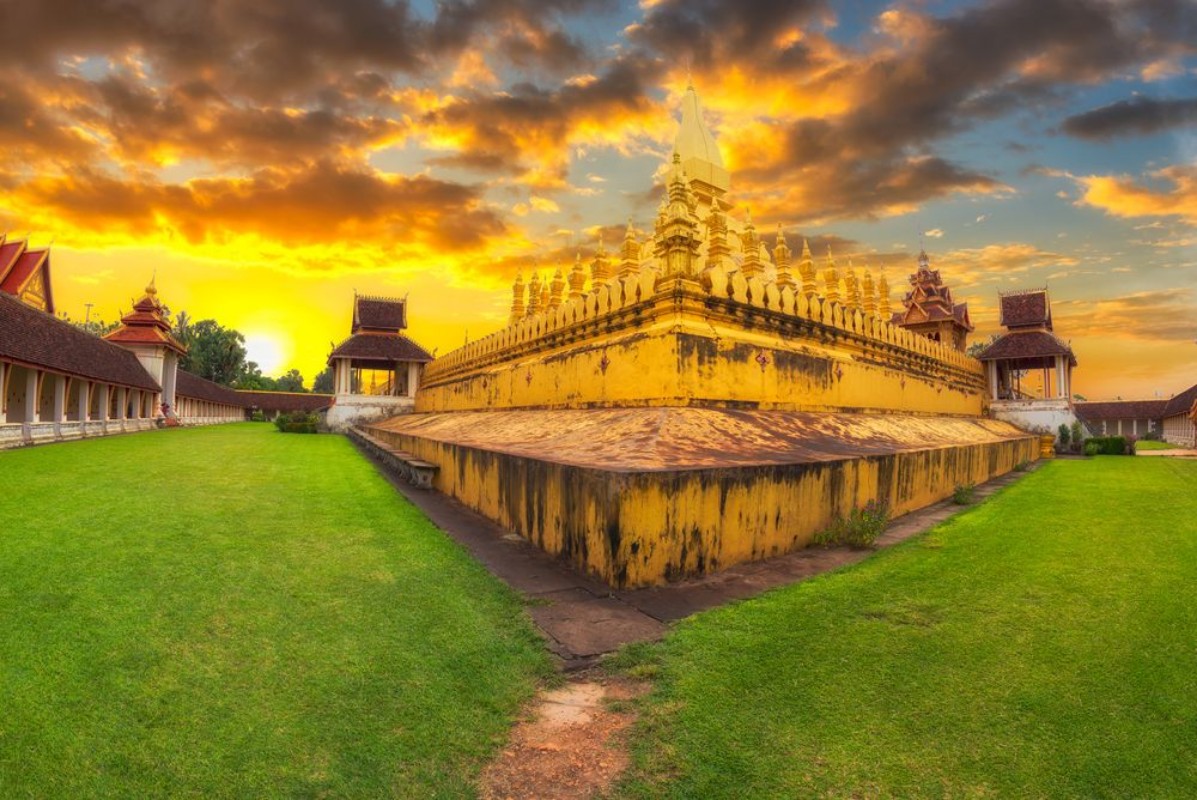 Bild på Pha That Luang Temple Vientiane Laos
