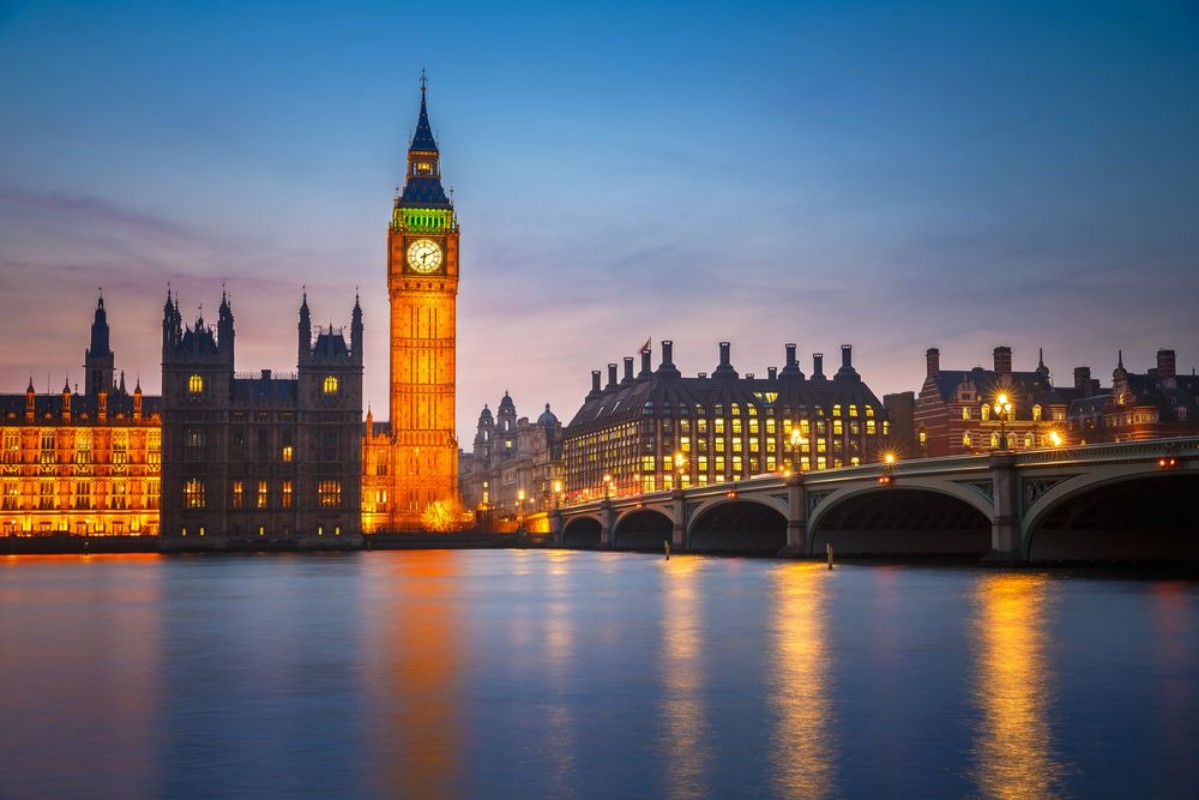 Picture of Big Ben and westminster bridge at dusk in London