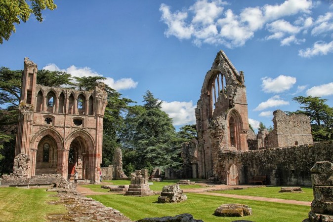 Picture of Dryburgh abbey on the Scottish borders