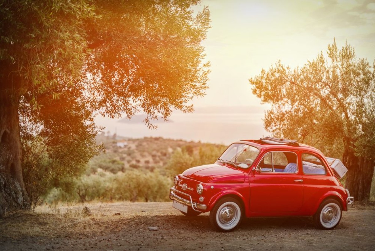 Afbeeldingen van Vintage car and an amazing view
