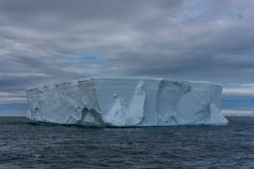 Bild på Tabular iceberg in Antarctica