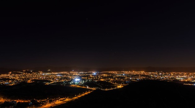 Bild på Windhoek bei Nacht Blick Richtung Sden