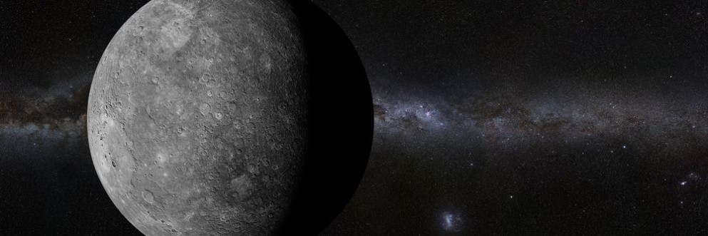 Afbeeldingen van Planet Mercury in front of the Milky Way galaxy