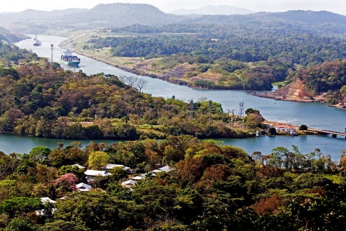 Picture of Ships navigate the Panama canal