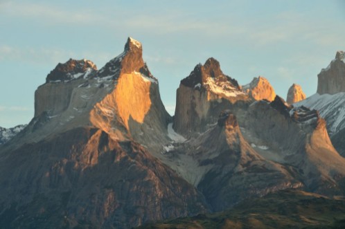 Afbeeldingen van Torres del Paine und Cuernos del Paine am frhen Morgen