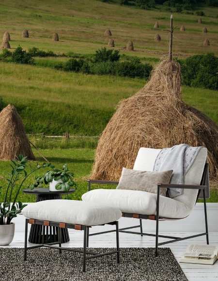 Afbeeldingen van Field with haystacks Rural landscape hey rolls on the field at the mountain in Ukraine