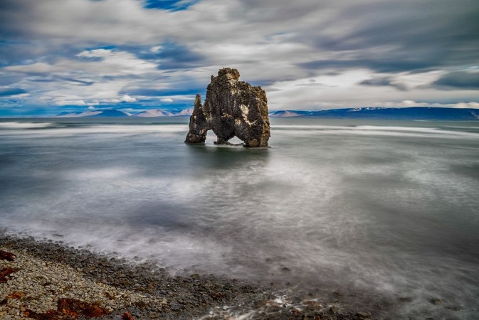 Afbeeldingen van Hvitserkur rock in Iceland