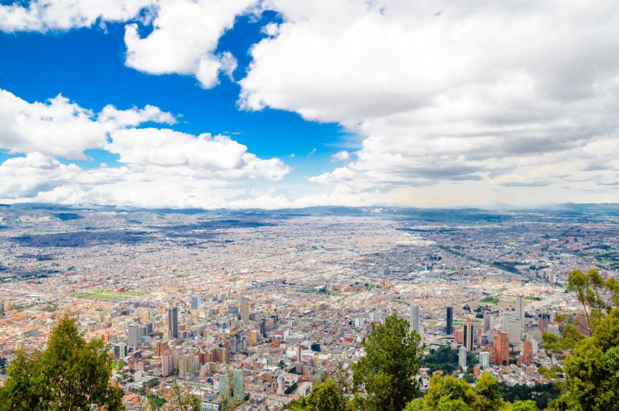 Afbeeldingen van View on cityscape of Bogota from Monserrate in Colombia