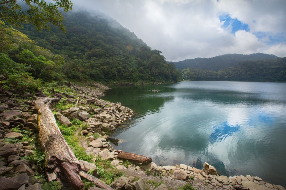 Bild på Landscape at the Twin Lakes locationNegros islandPhilippines