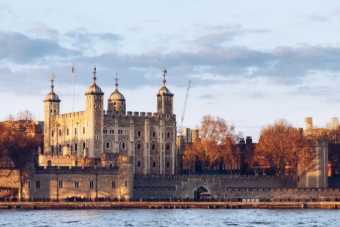 Image de Tower of London located on the north bank of the River Thames in central London UK