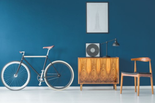 Image de Beautiful bike on blue wall