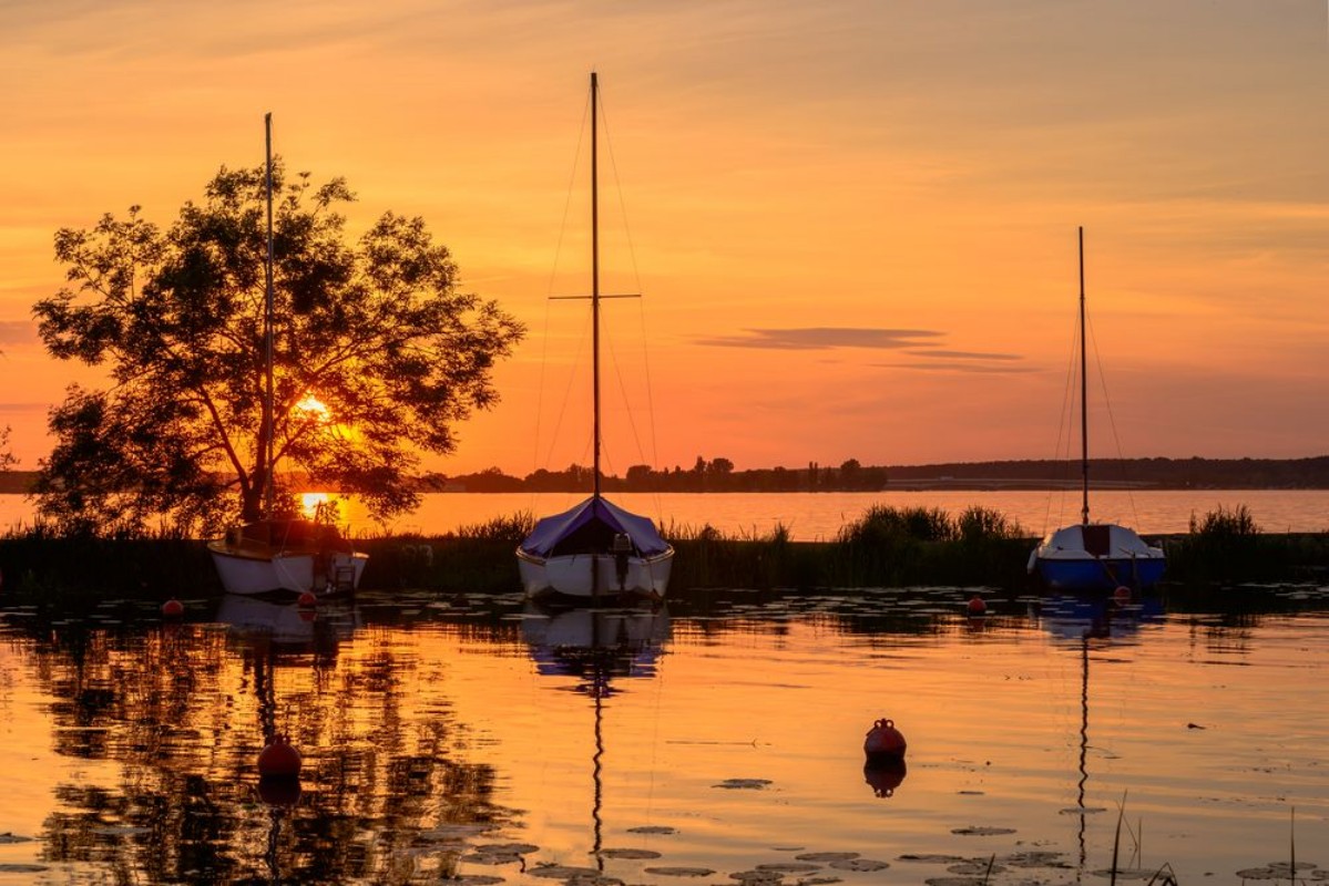 Afbeeldingen van Sunset over Zegrze lake