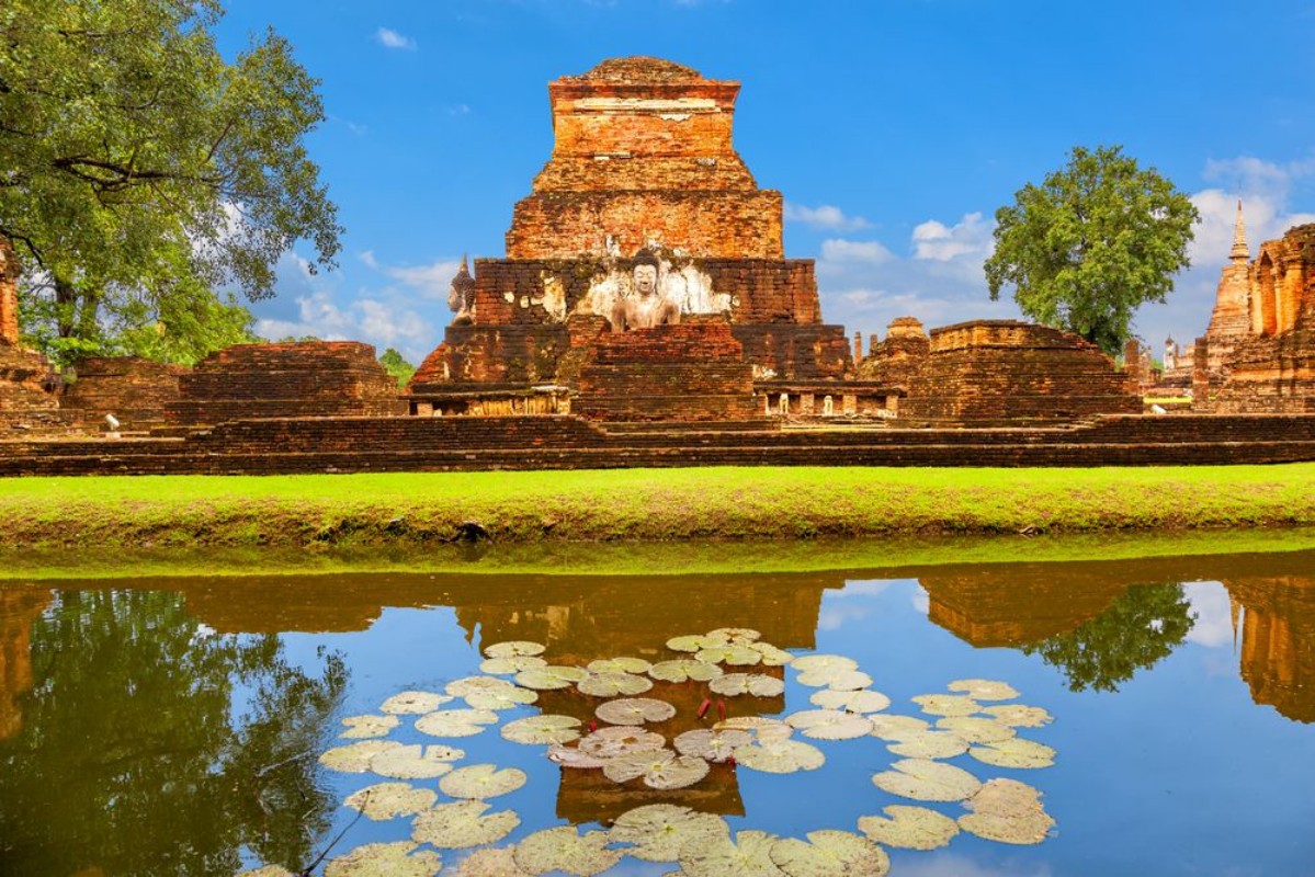 Afbeeldingen van Wat Mahathat temple in Sukhothai Historical Park Thailand Unesco World Heritage Site