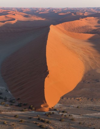 Image de Aerial view of Large Sand Dune in Namibia