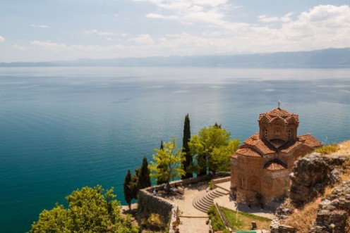 Afbeeldingen van Old St John church on the rock on Ohrid lake Macedonia FYROM