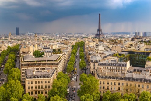 Image de Paris city skyline view from Arc de Triomphe with Eiffel Tower Paris France