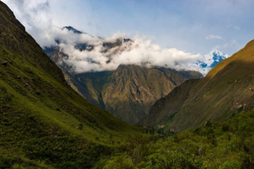Afbeeldingen van View of the Andes Mountains along the Inca trail in the Sacred Valley Peru South America