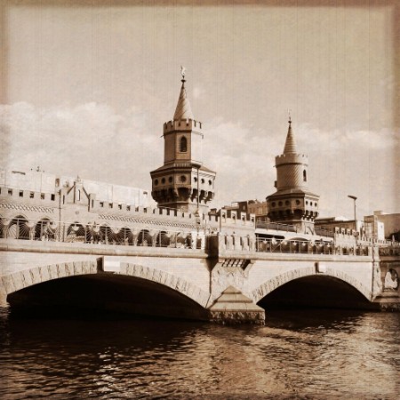 Picture of Berlin Oberbaumbrcke Old photo effect