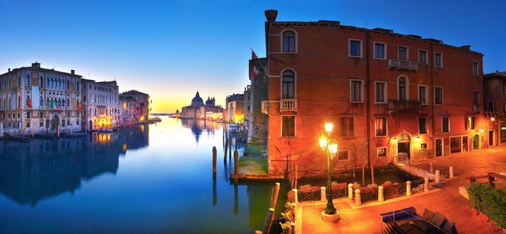 Bild på Cozy town Venice