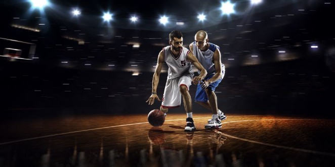 Afbeeldingen van Two Basketball Players in Action