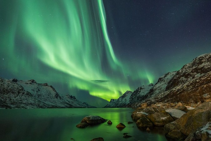 Aurora Borealis in Norway photowallpaper Scandiwall