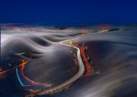 Bild på Golden Gate Bridge in Fog