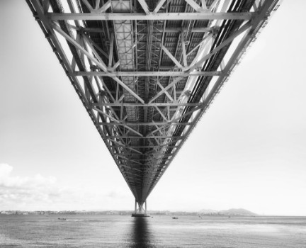 Bild på Under the Biggest Bridge