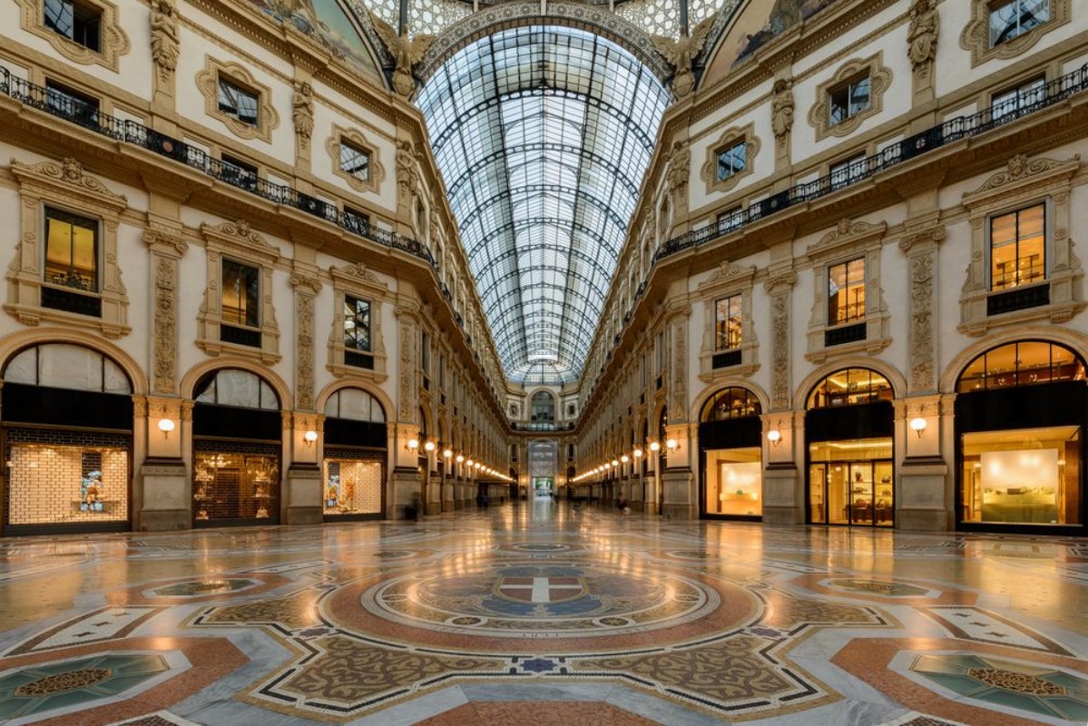 Picture of Milano galleria in notturna