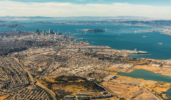 Afbeeldingen van Aerial view of San Francisco wide area with bay and bridges