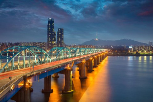 Bild på Seoul Image of Seoul South Korea with Dongjak Bridge and Hangang river at twilight 