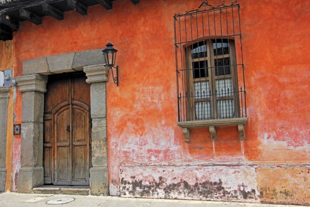 Bild på Colorful houses in Antigua Guatemala Central America The historic city Antigua is UNESCO World Heritage