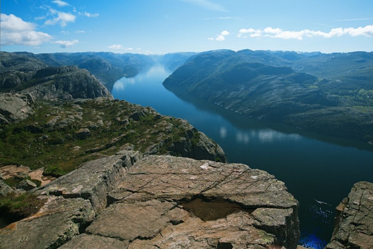 Afbeeldingen van View from Preikestolen pulpit-rock cliff in Norway