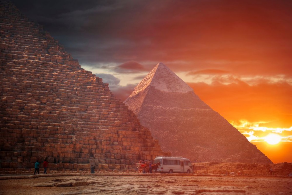 Bild på Egyptian pyramids