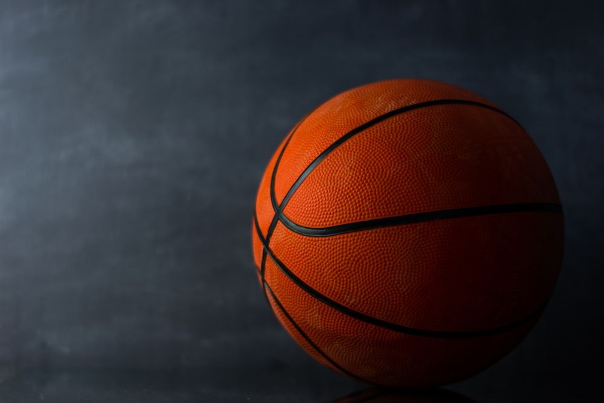 Bild på Basketball on a dark background