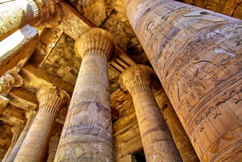 Afbeeldingen van Ancient egyptian architecture ruins olumns of the Temple of Horus at Edfu in Egypt