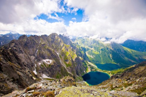 Bild på Marine Eye and Black Pond Rysy mountain Tatras Poland Europe Mountain landscape Two lakes in mountains road to the Rysy