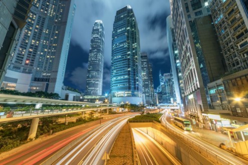 Image de Traffic in central district of Hong Kong city at night