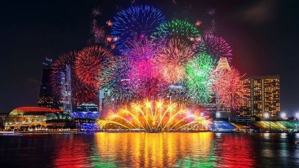 Afbeeldingen van Firework display in Singapore