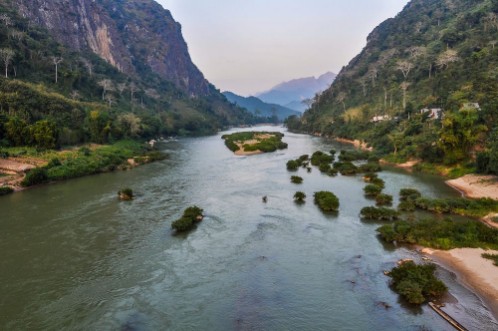 Bild på View of Nam Ou River in Nong Khiaw Laos