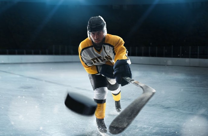 Afbeeldingen van Ice hockey players on the grand ice arena