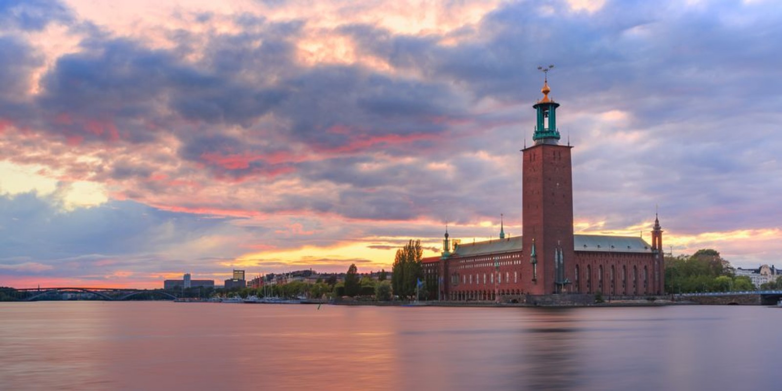 Afbeeldingen van City Hall at sunset Stockholm Sweden