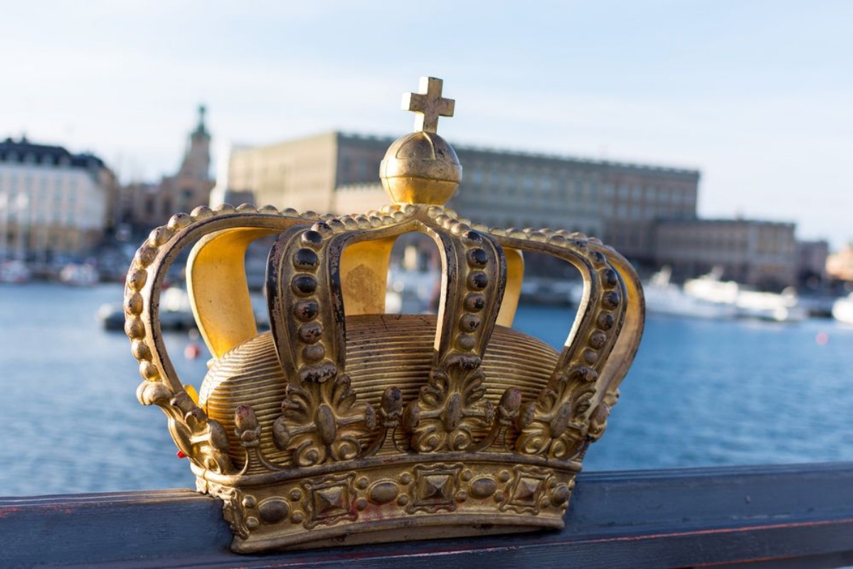 Afbeeldingen van The Crown On A Bridge In Stockholm Sweden